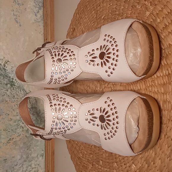 Dansko Shoes - DANSKO "DEANDRA" STUDDED SANDALS IN IVORY NUBUCK